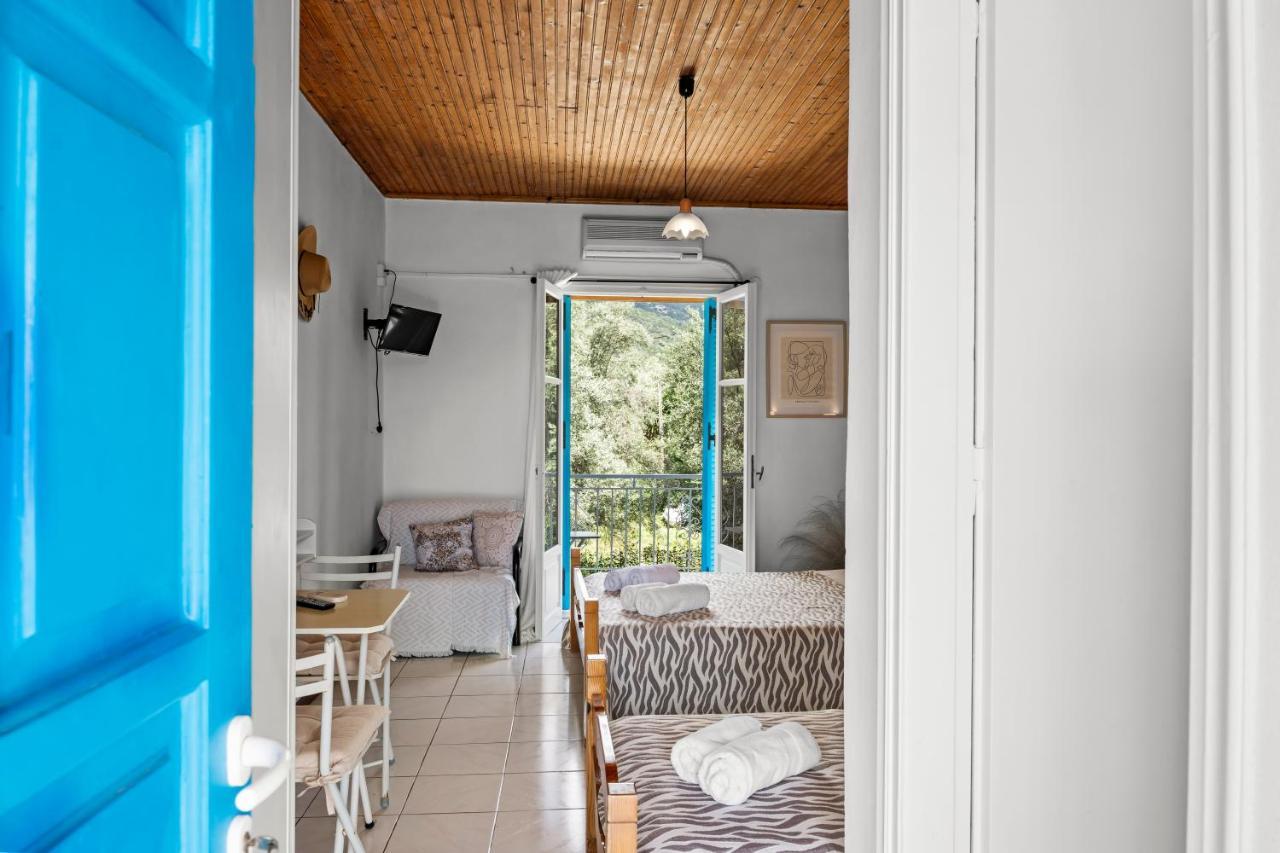 Oceanis Rooms Mikros Gialos Exterior foto