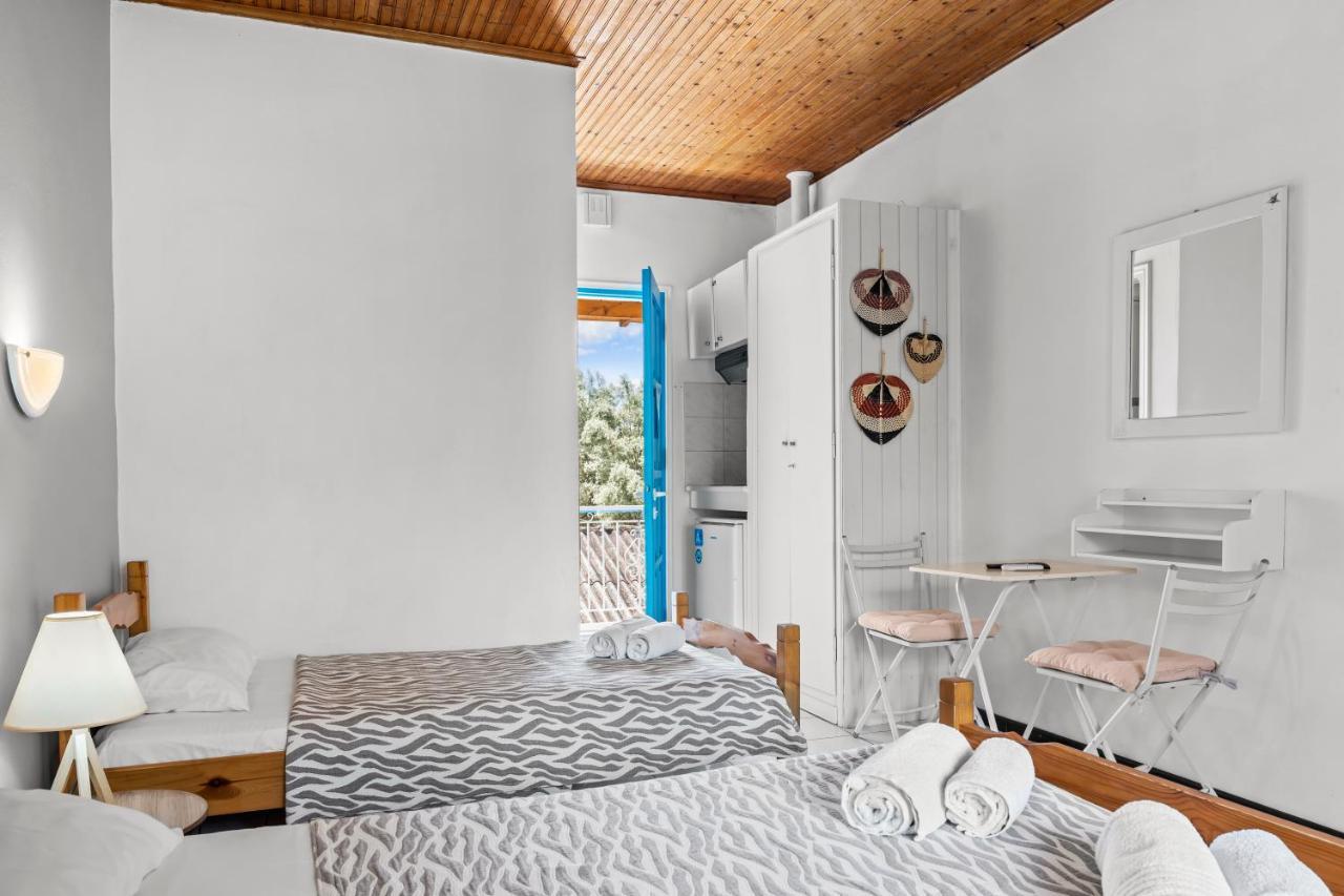 Oceanis Rooms Mikros Gialos Exterior foto